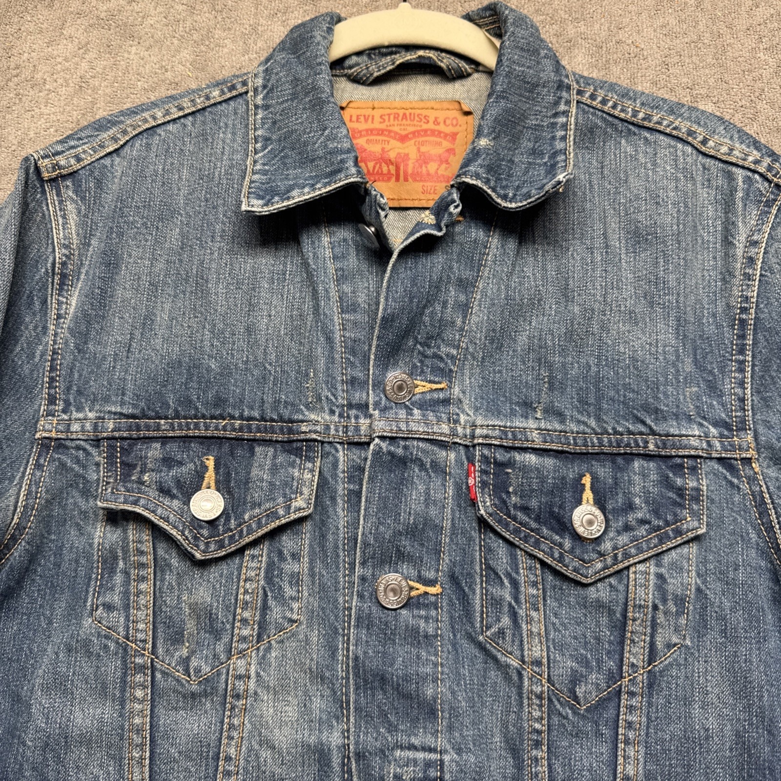 Levi's Trucker Jean Jacket Men's Small Distressed 100% Cotton Western Fit